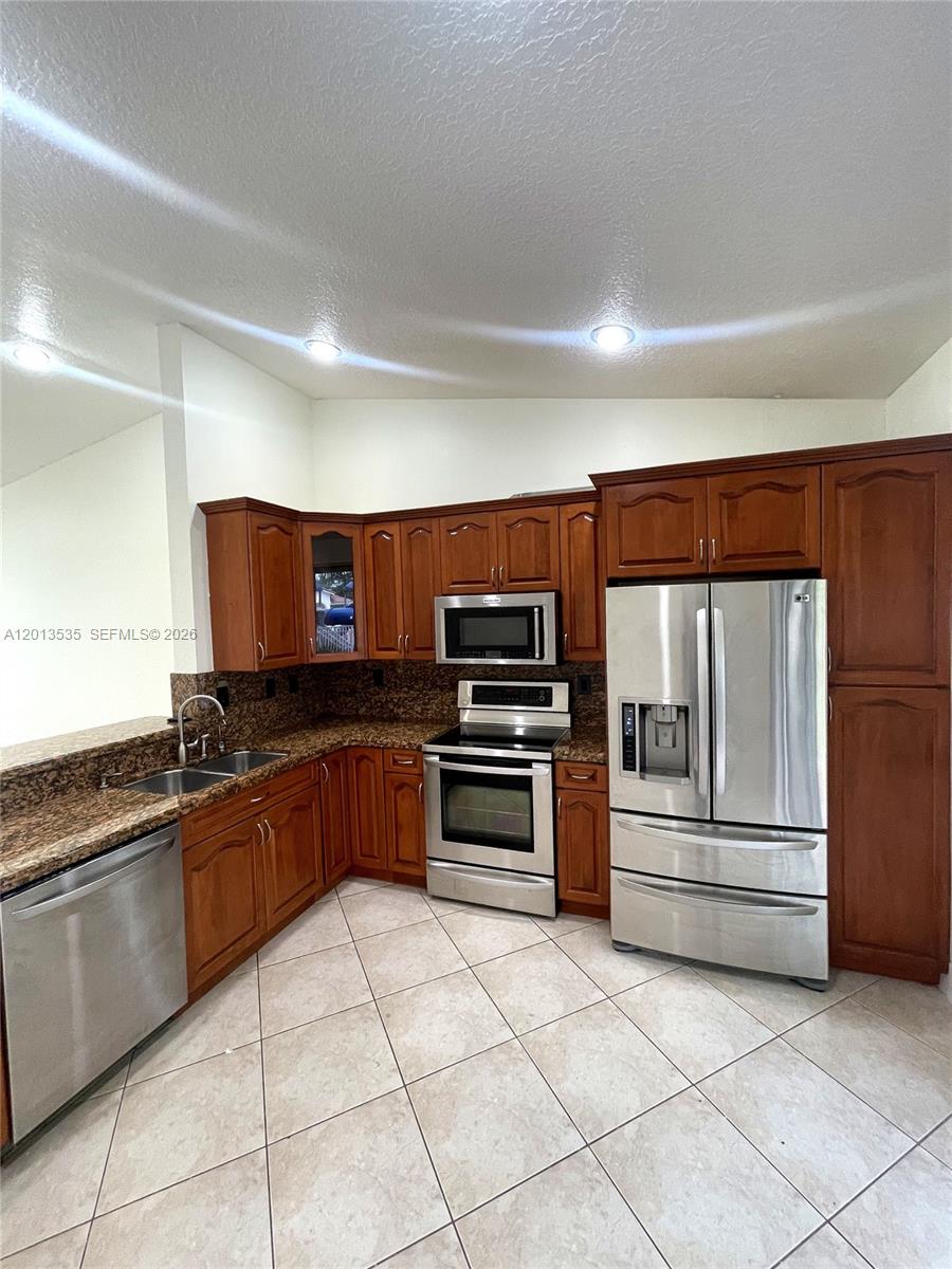 PARCEL D AT SUNSET LAKES - Residential Lease