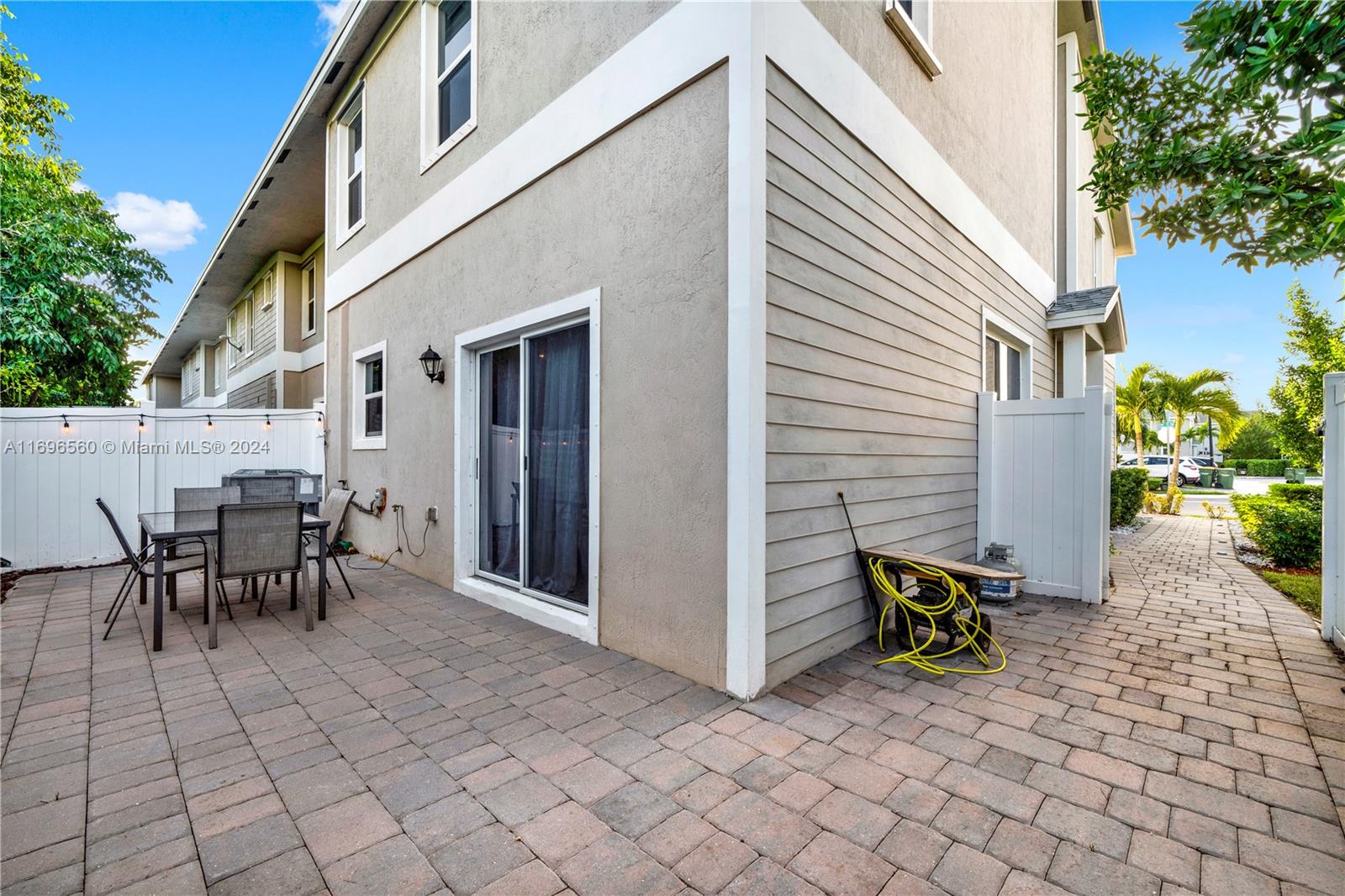 HAMILTON PLACE - Residential