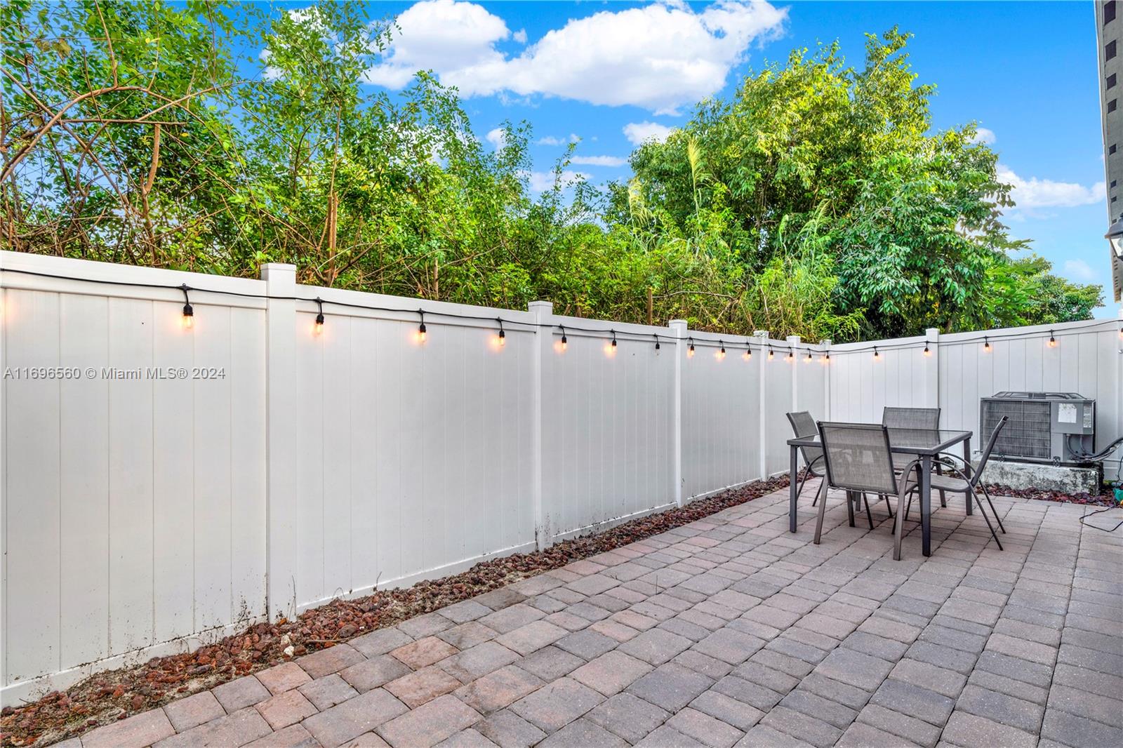 HAMILTON PLACE - Residential