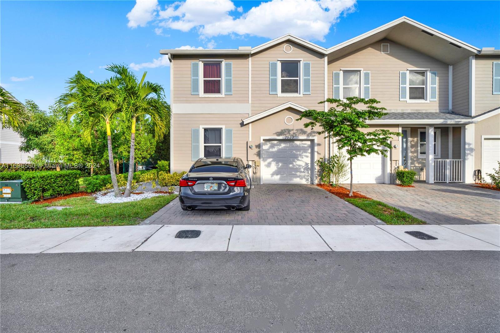 HAMILTON PLACE - Residential