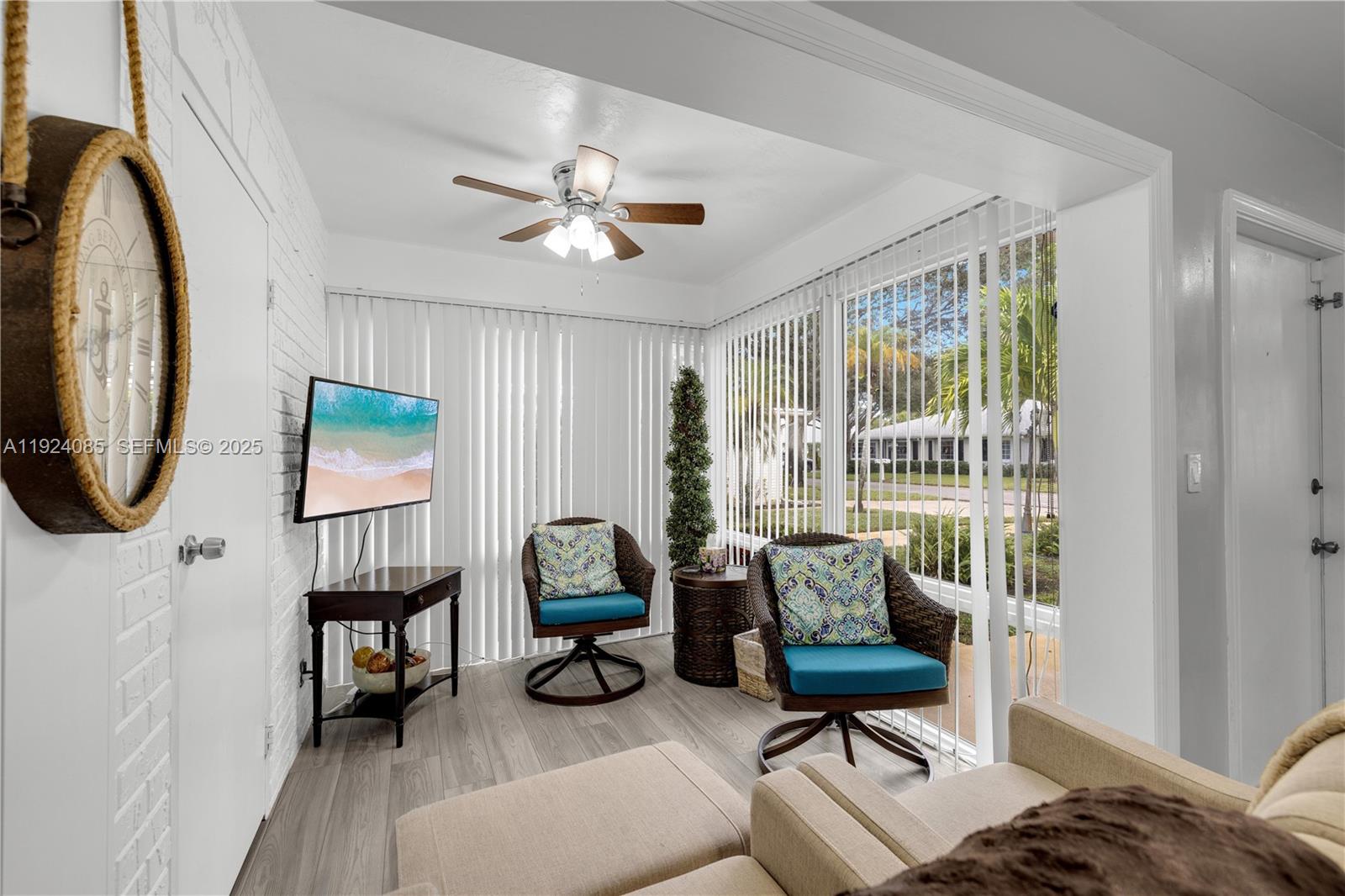 LIMETREE CONDO - Residential