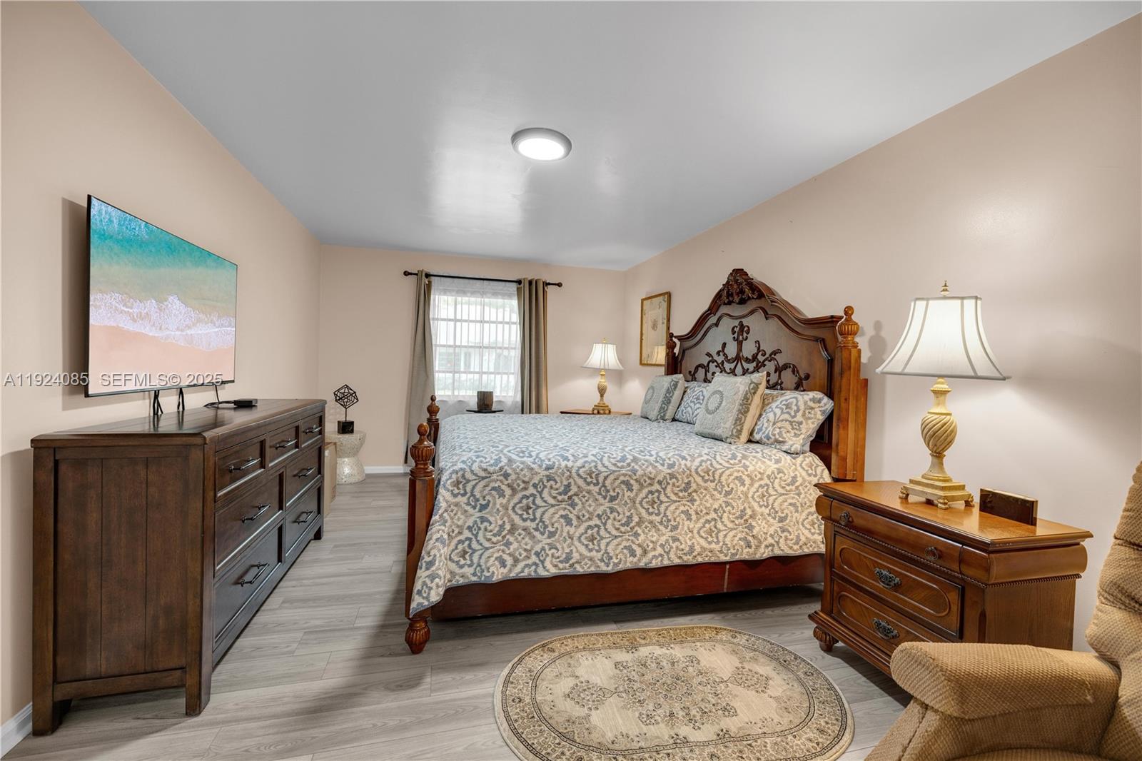 LIMETREE CONDO - Residential