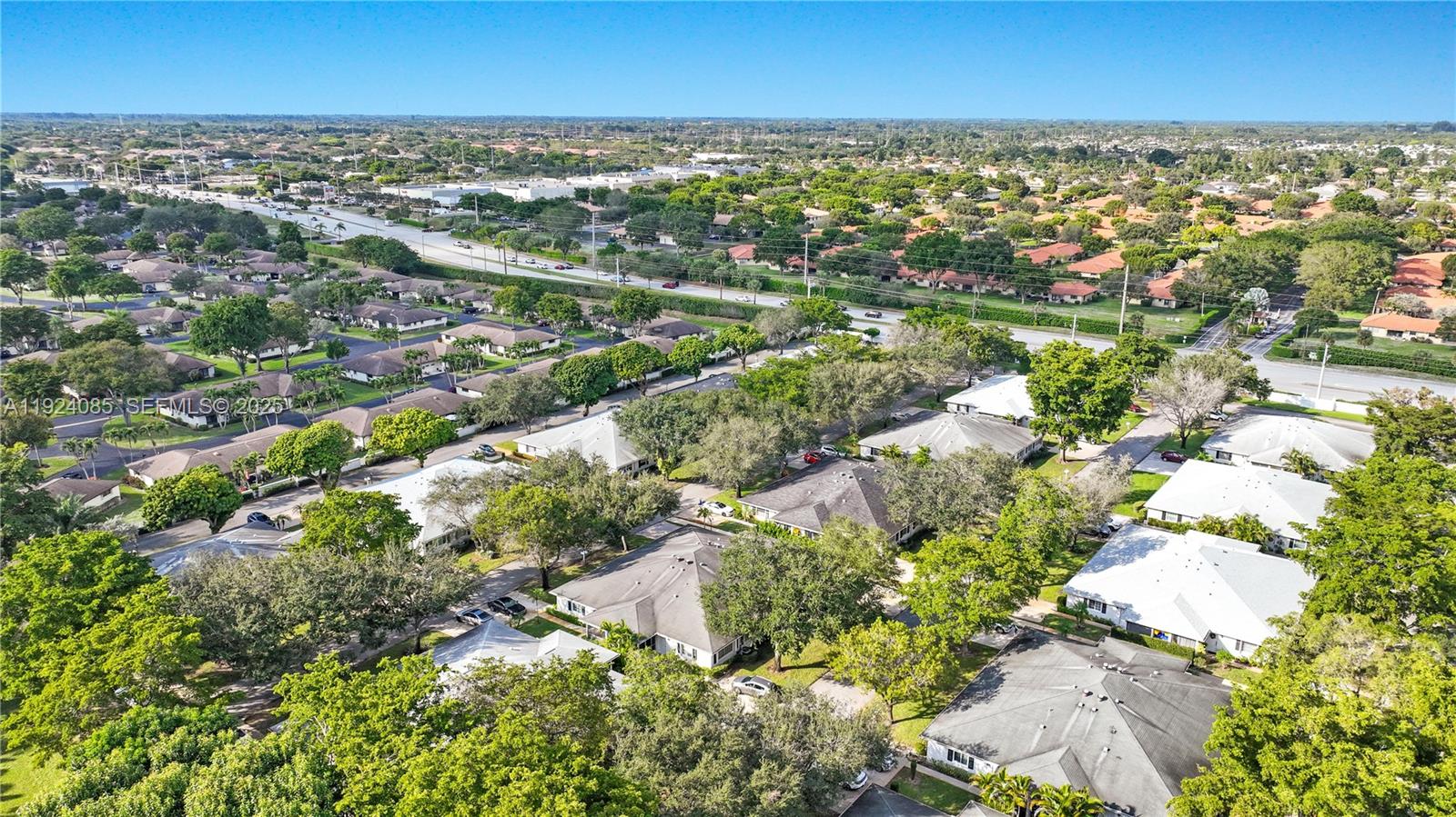 LIMETREE CONDO - Residential