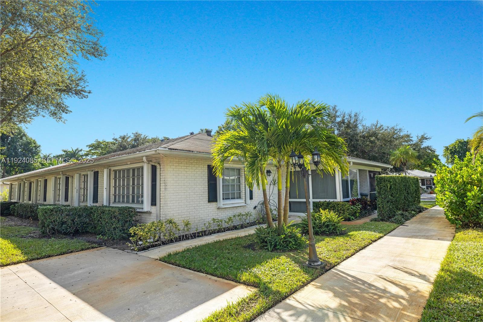 LIMETREE CONDO - Residential