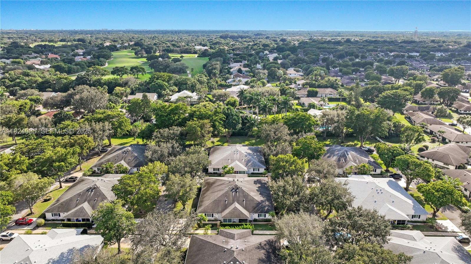 LIMETREE CONDO - Residential