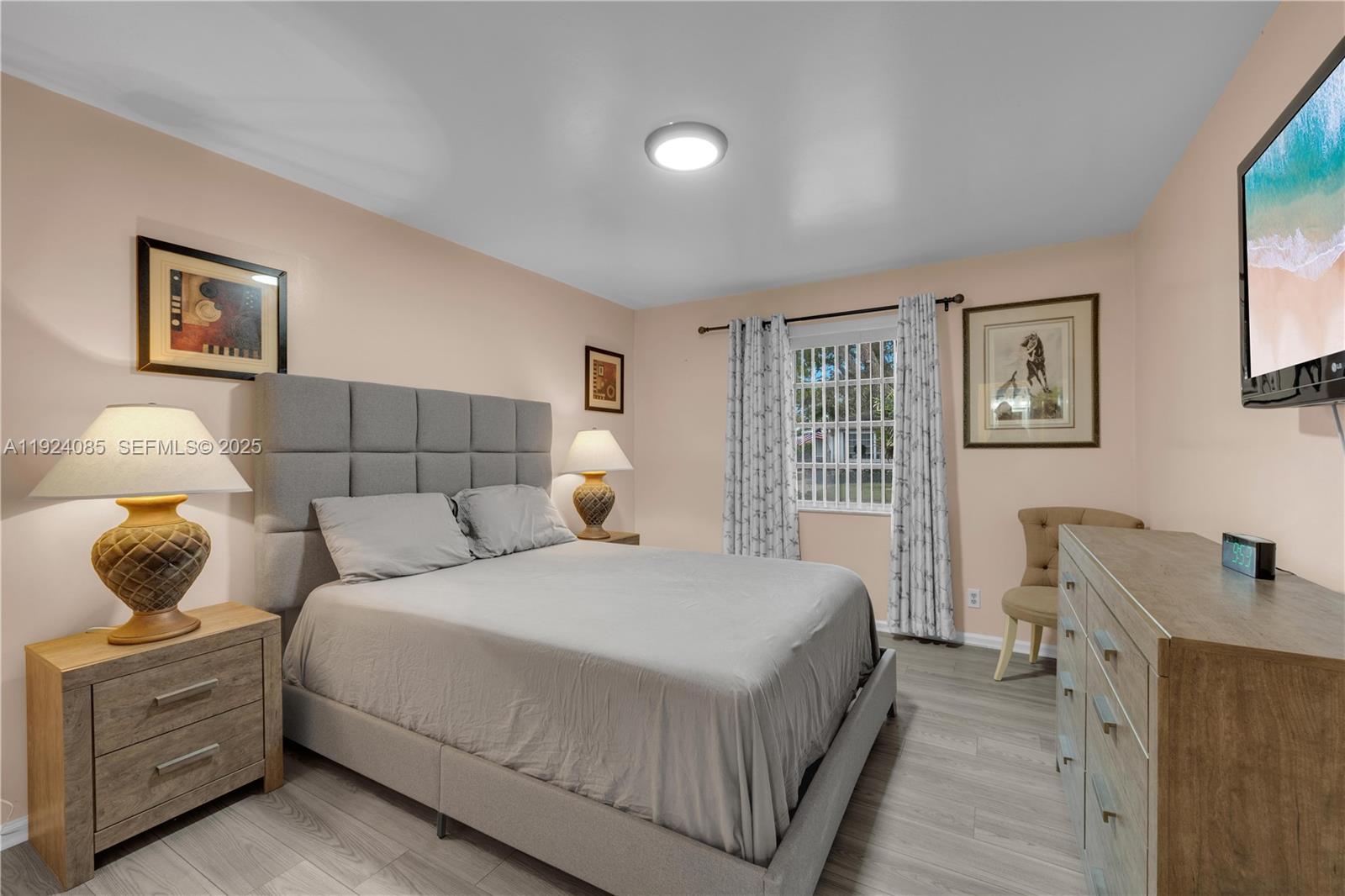 LIMETREE CONDO - Residential