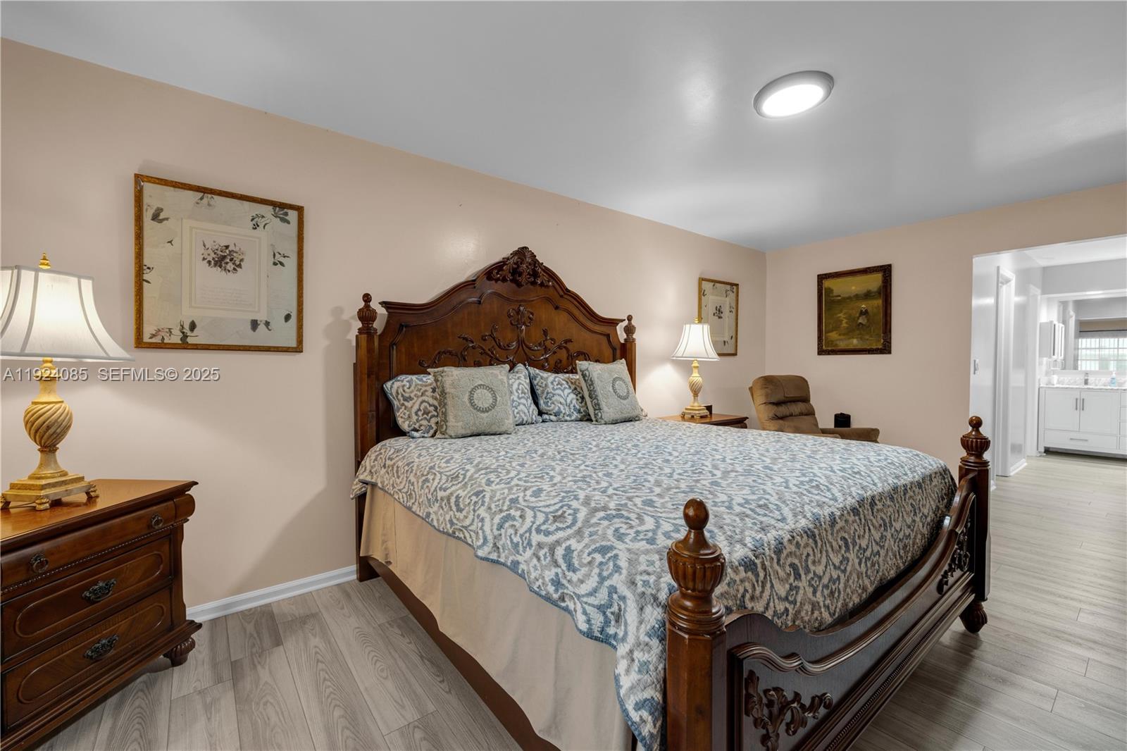 LIMETREE CONDO - Residential