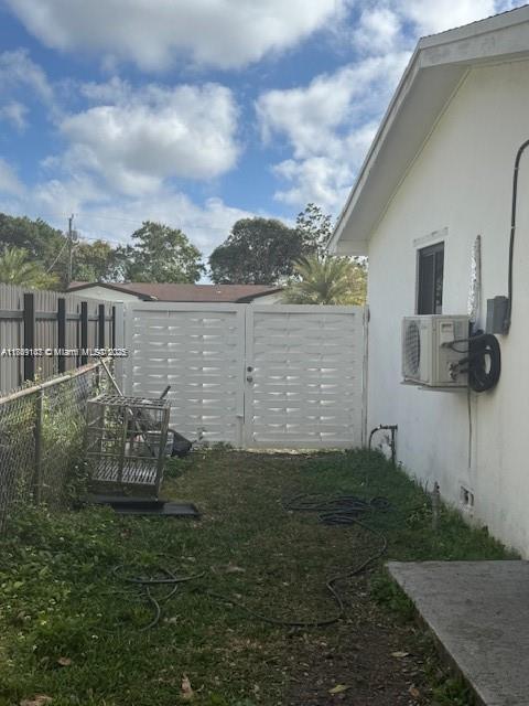 Beautiful home featuring a brand-new kitchen, updated bathrooms, living room and bedrooms. Large backyard for outdoor activities and BBQ area making it your own private paradise. Call today for a private showing!