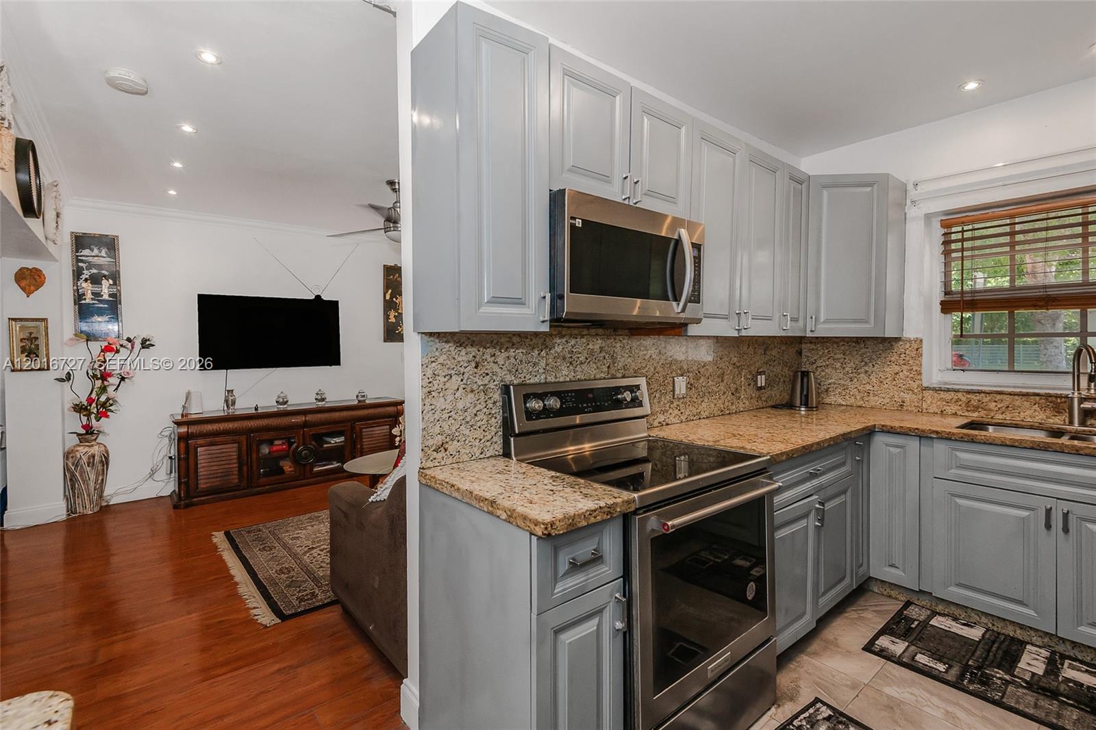 IRONS MANOR 2ND ADDN - Residential Lease