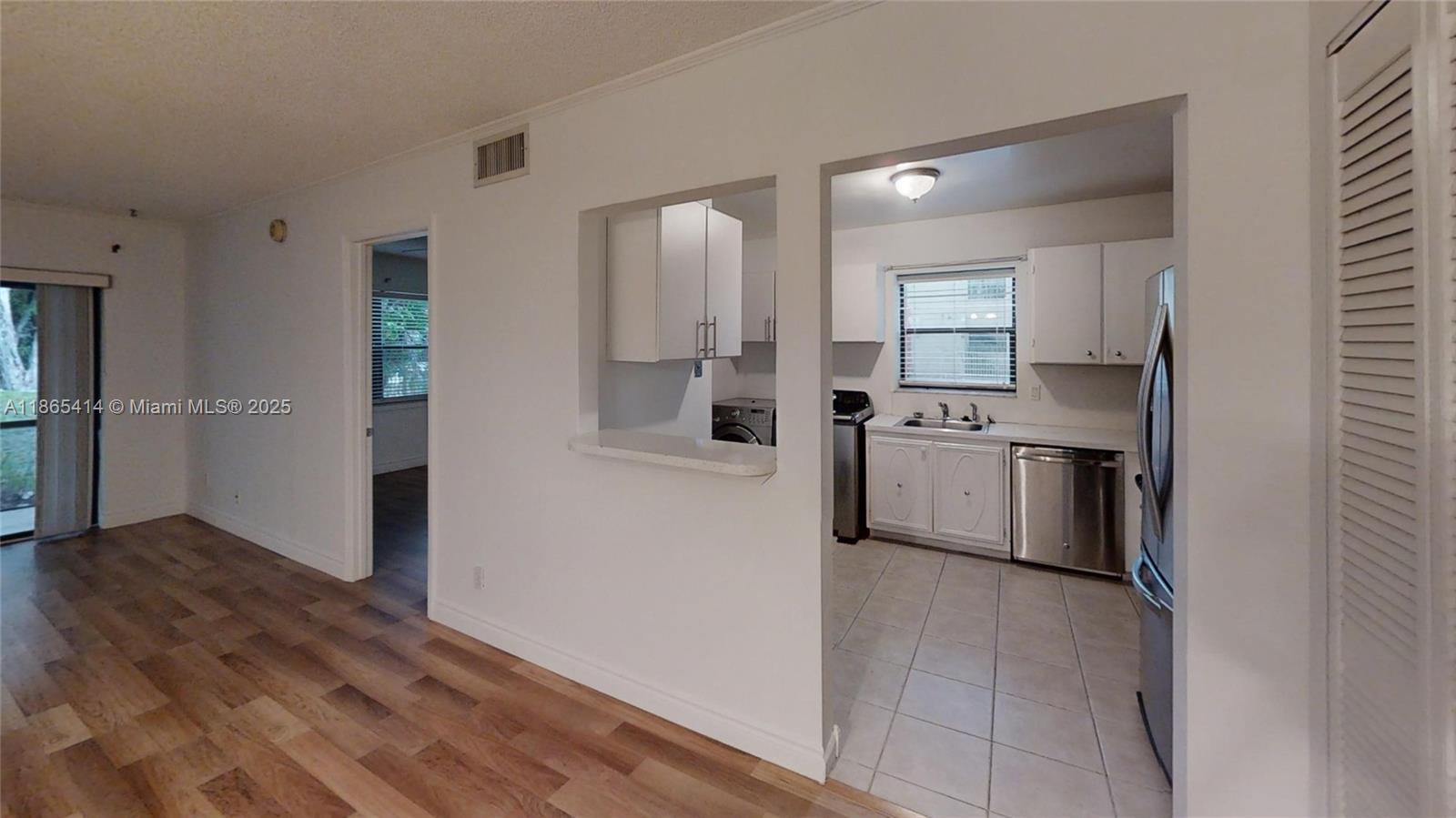 301 N Pine Island Rd 165