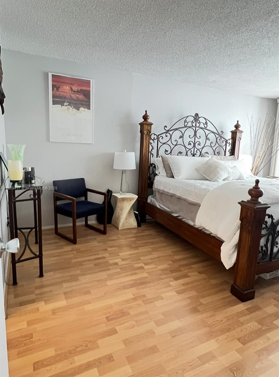 BAYVIEW TERR CONDO - Residential