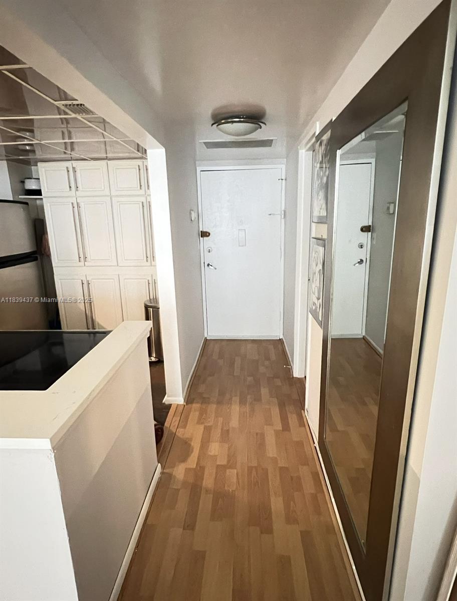 1228 West Ave 911
