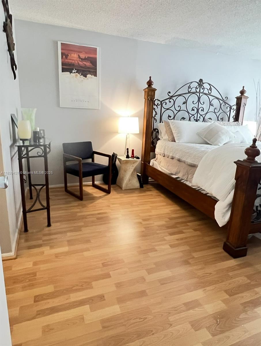 BAYVIEW TERR CONDO - Residential