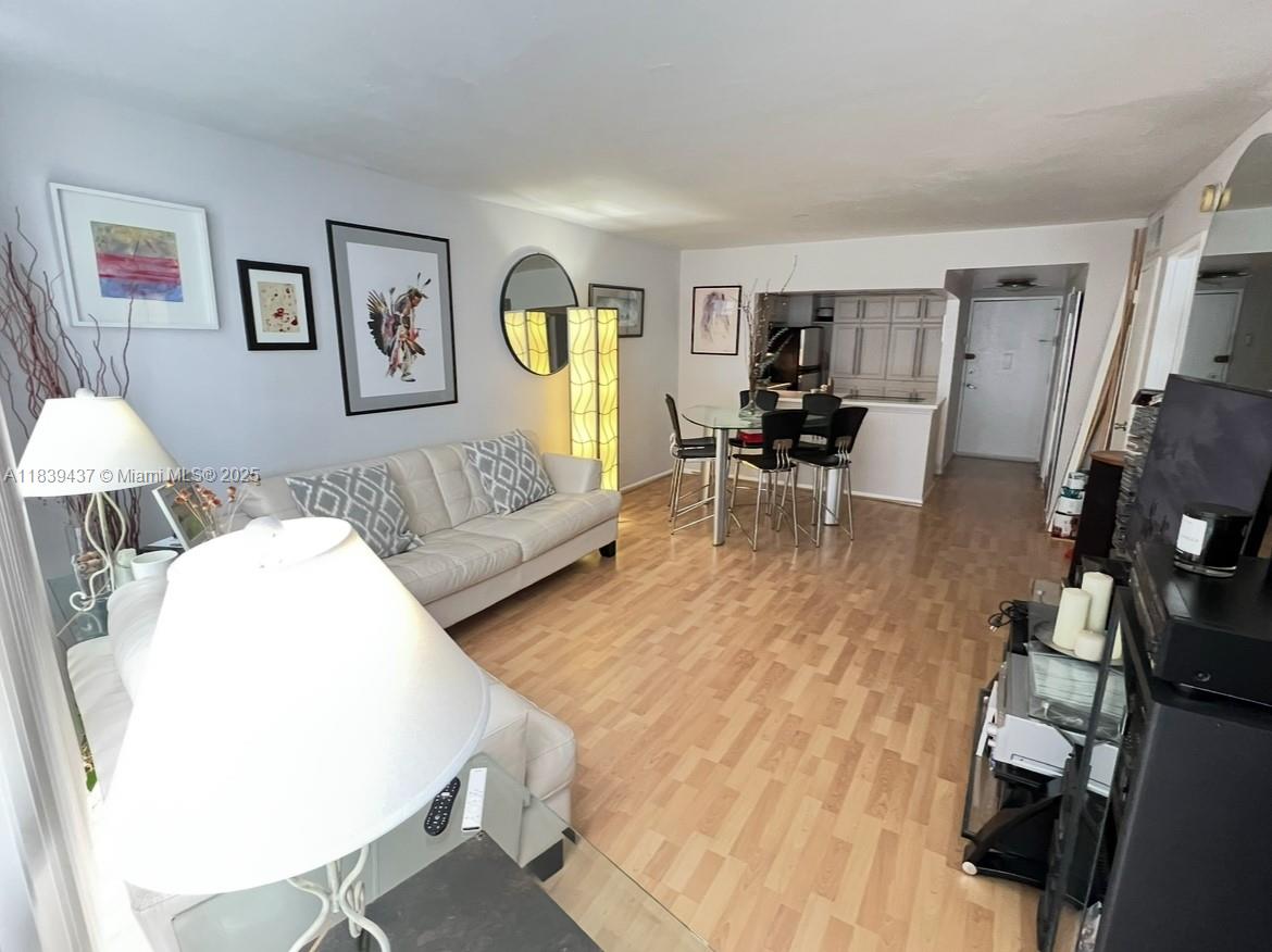 BAYVIEW TERR CONDO - Residential