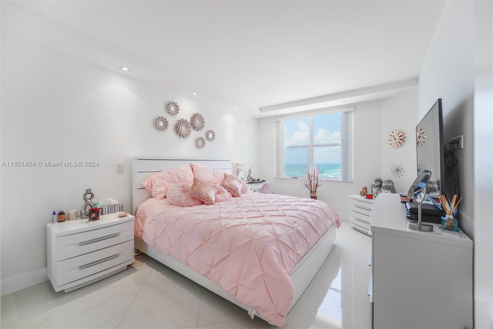 HEMISPHERES CONDO - Residential Lease