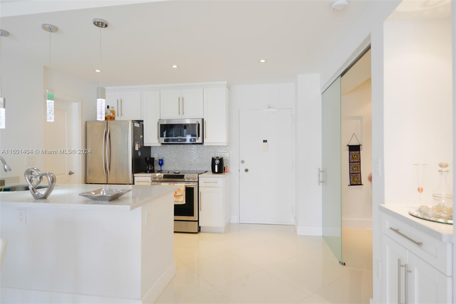 HEMISPHERES CONDO - Residential Lease