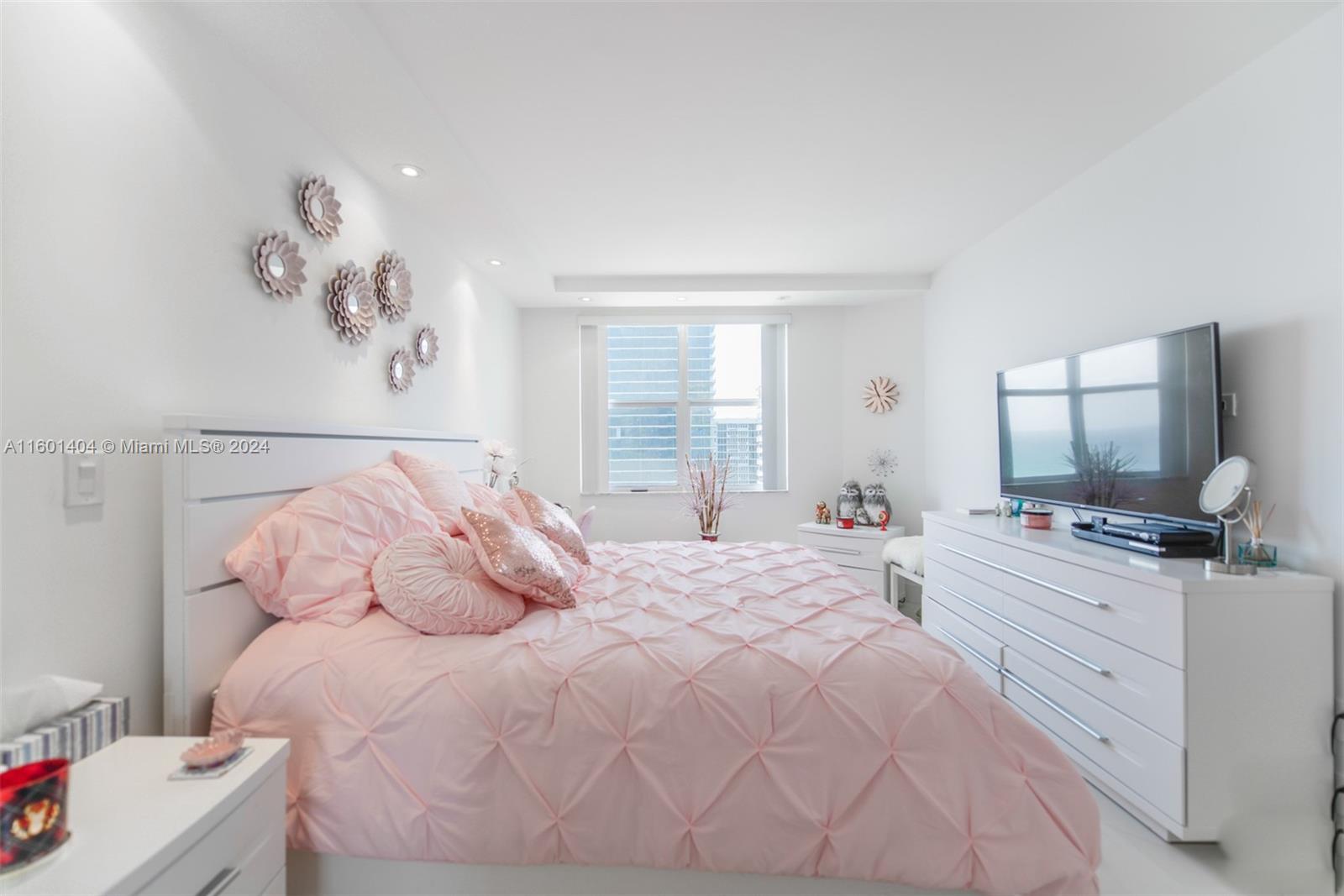 HEMISPHERES CONDO - Residential Lease