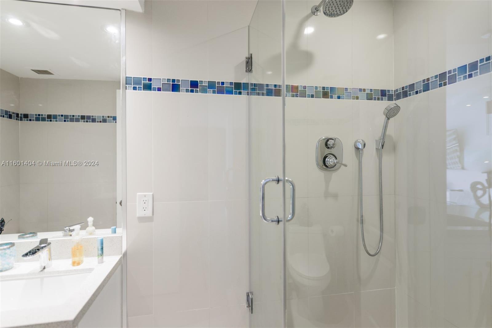 HEMISPHERES CONDO - Residential Lease