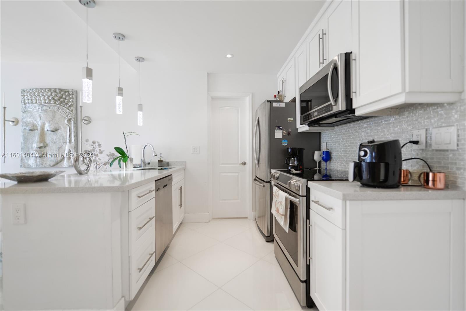 HEMISPHERES CONDO - Residential Lease