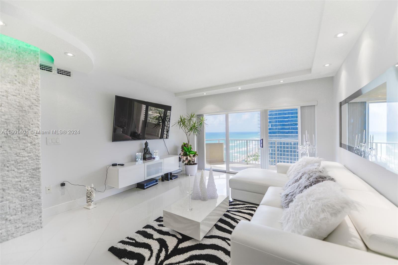 HEMISPHERES CONDO - Residential Lease