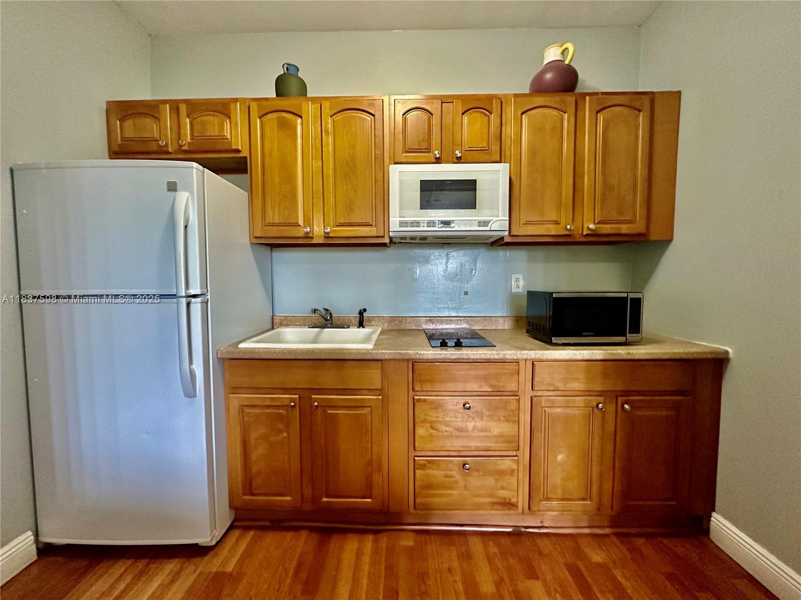 26 Diplomat Pkwy 2368