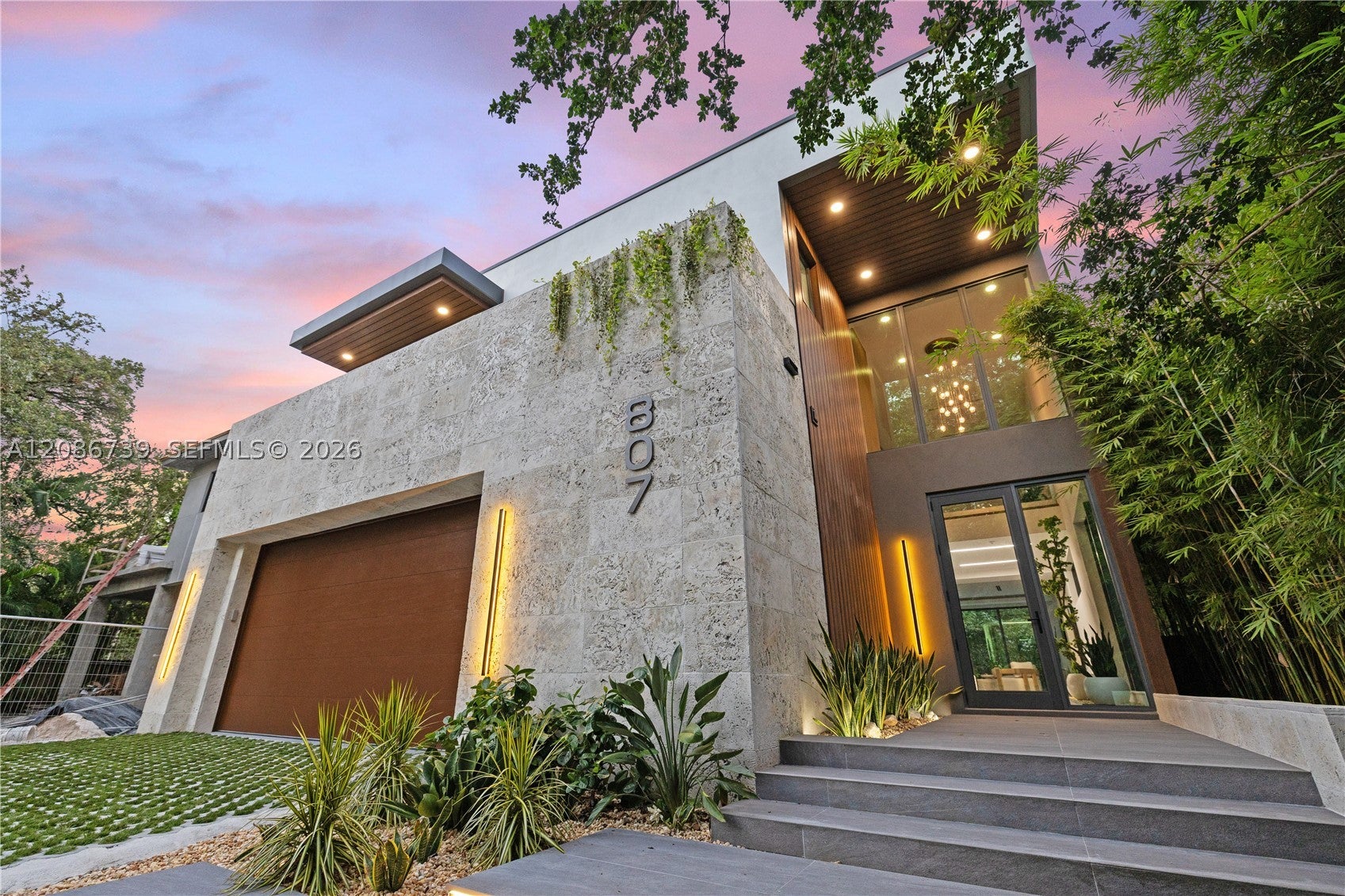 807 SW 12th Ave