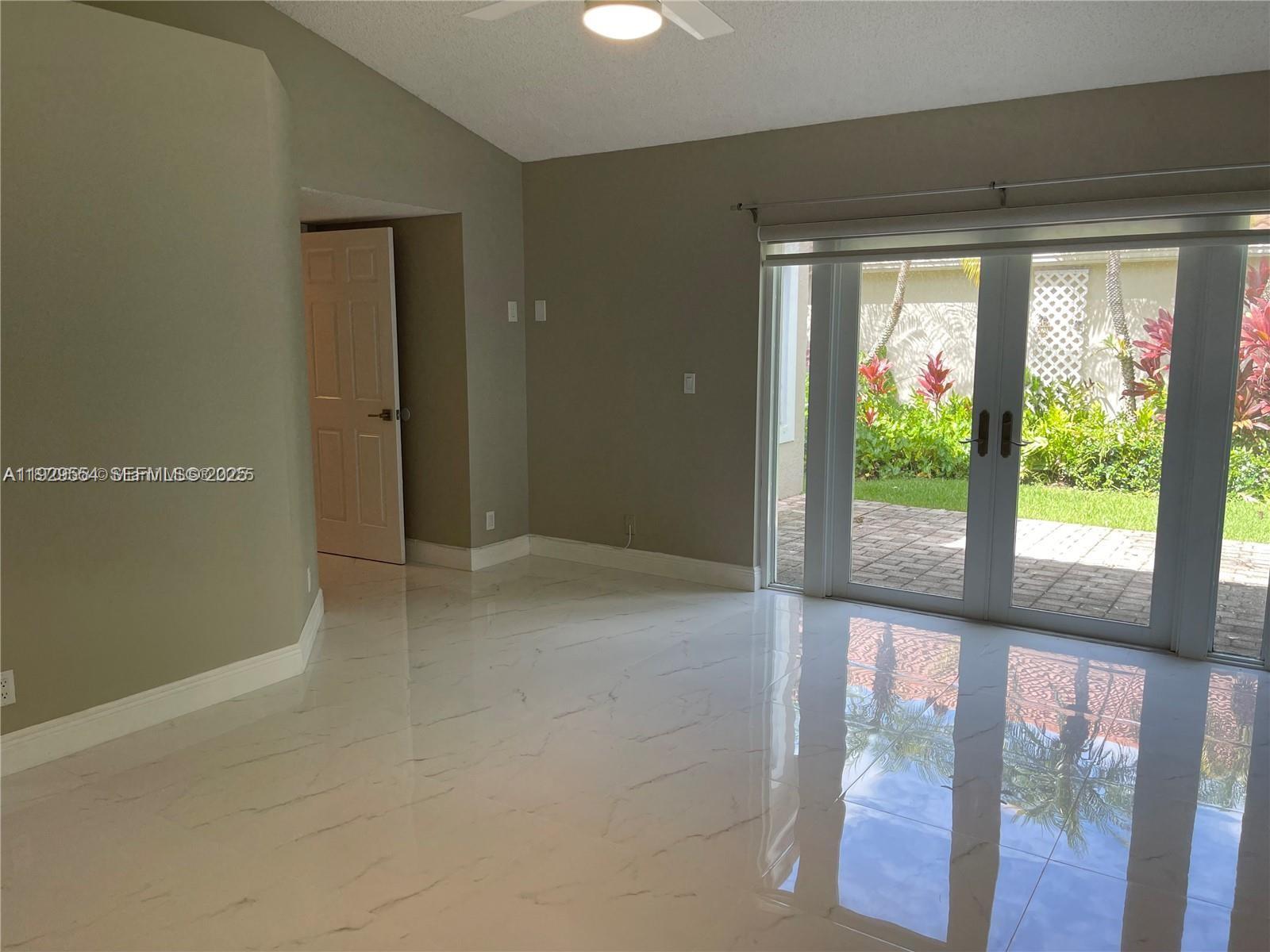 SUNSET COVE - Residential Lease