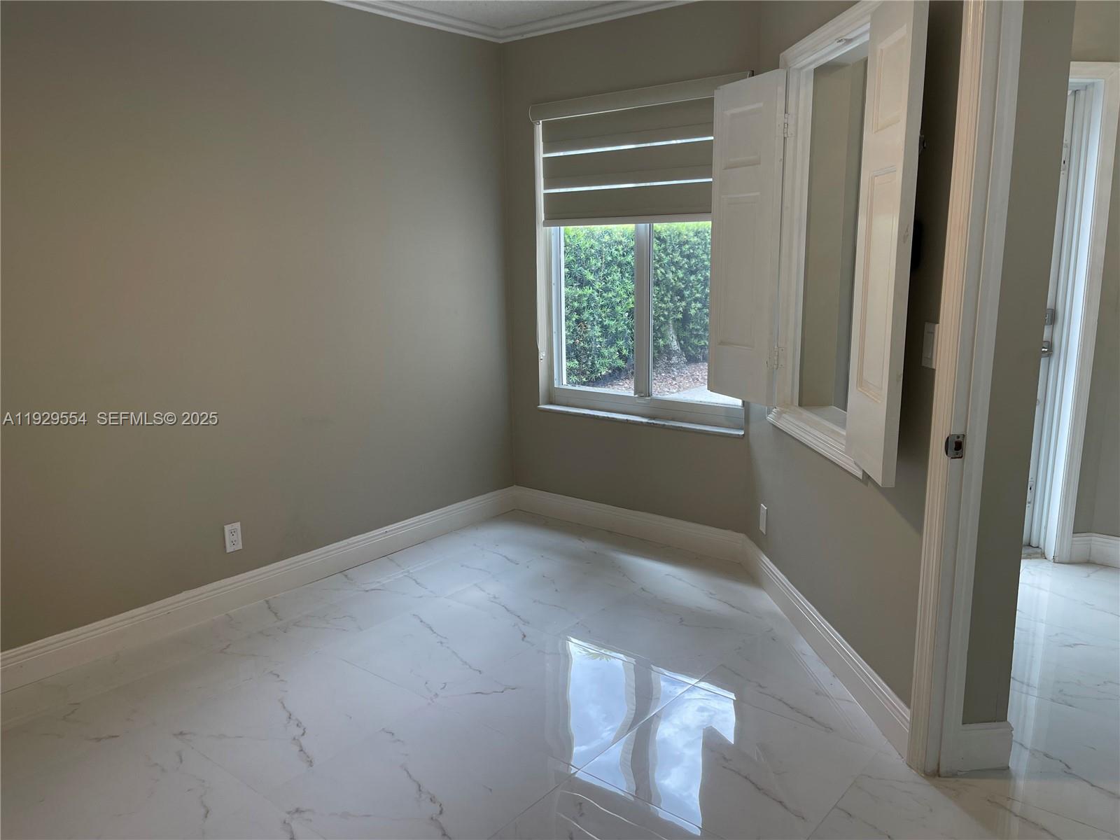 SUNSET COVE - Residential Lease