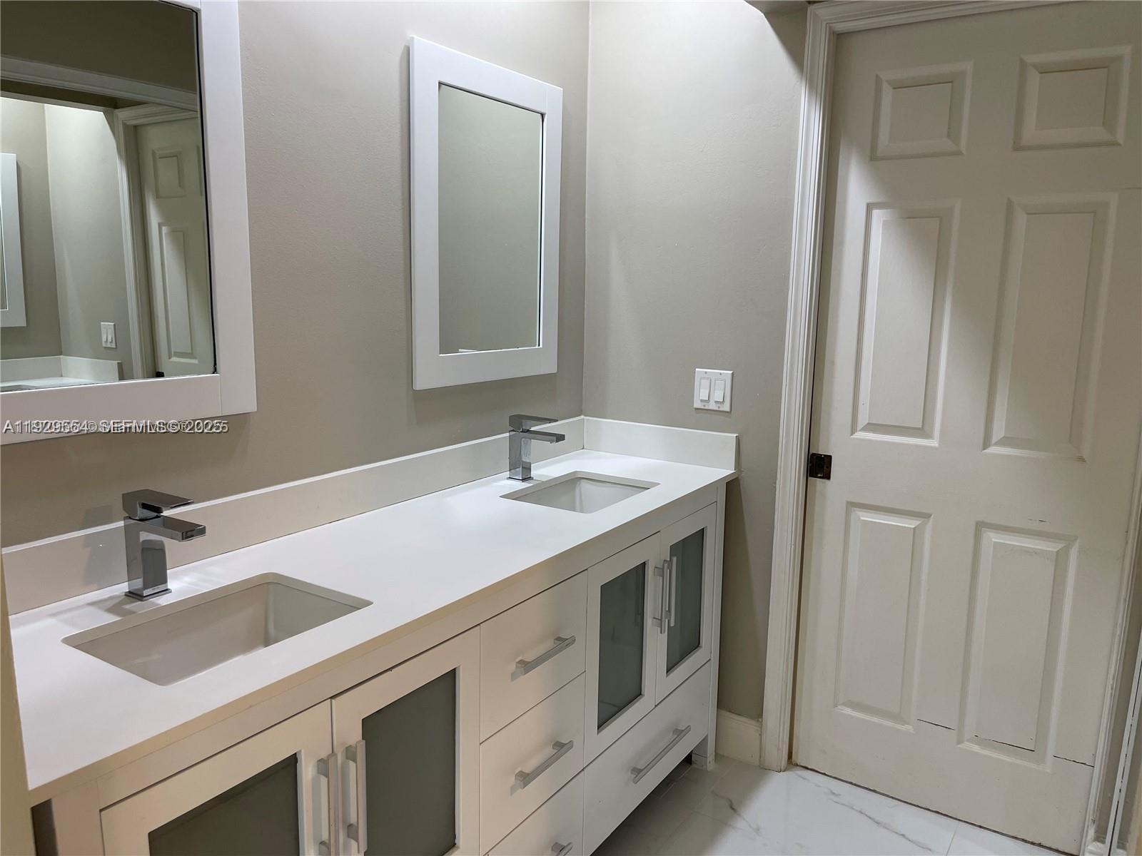 SUNSET COVE - Residential Lease