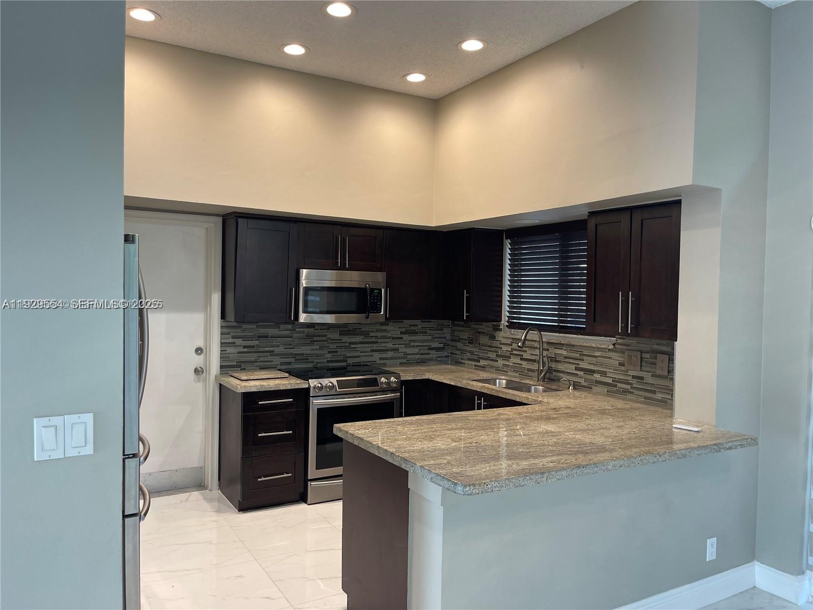 SUNSET COVE - Residential Lease