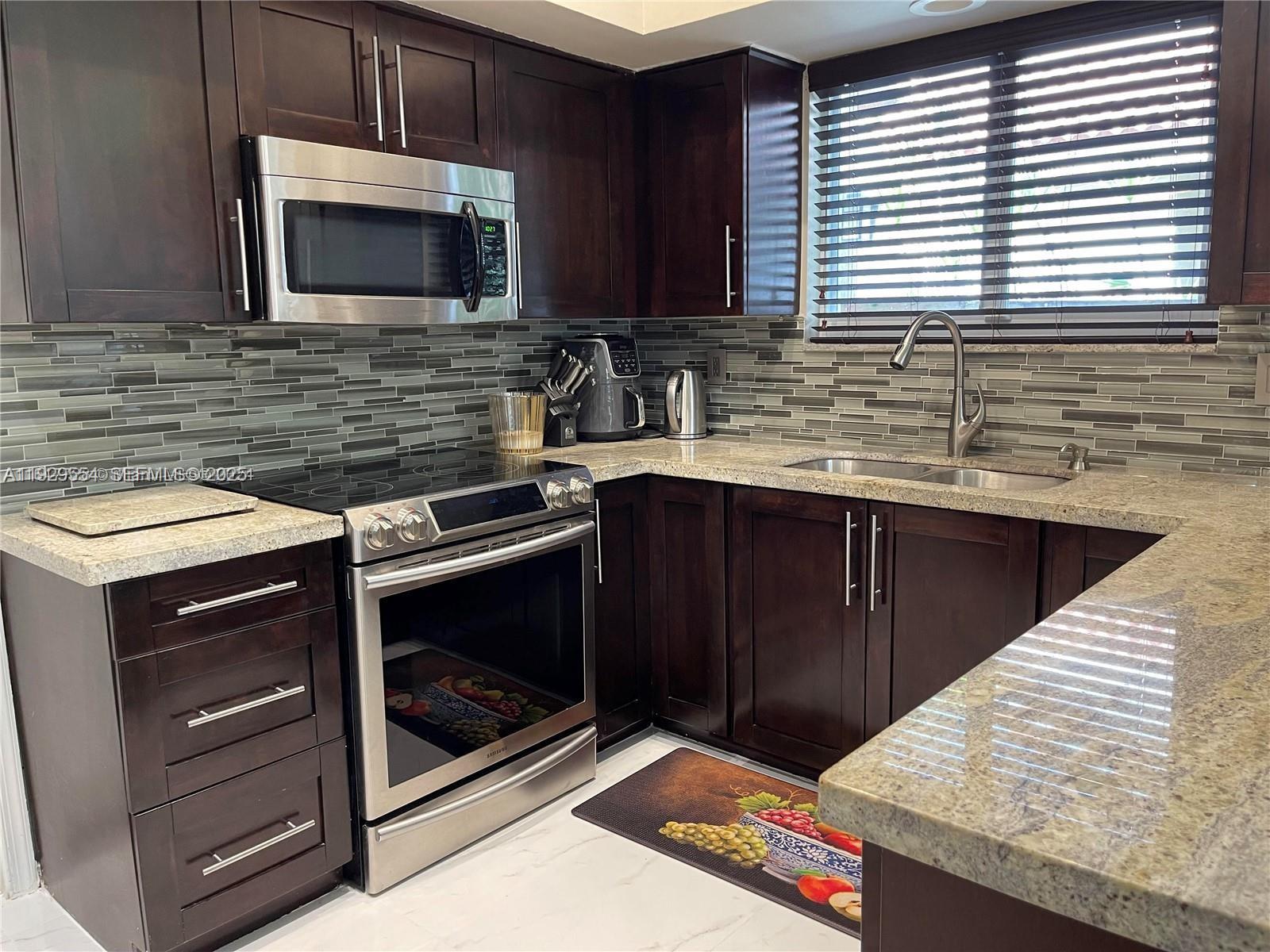 SUNSET COVE - Residential Lease