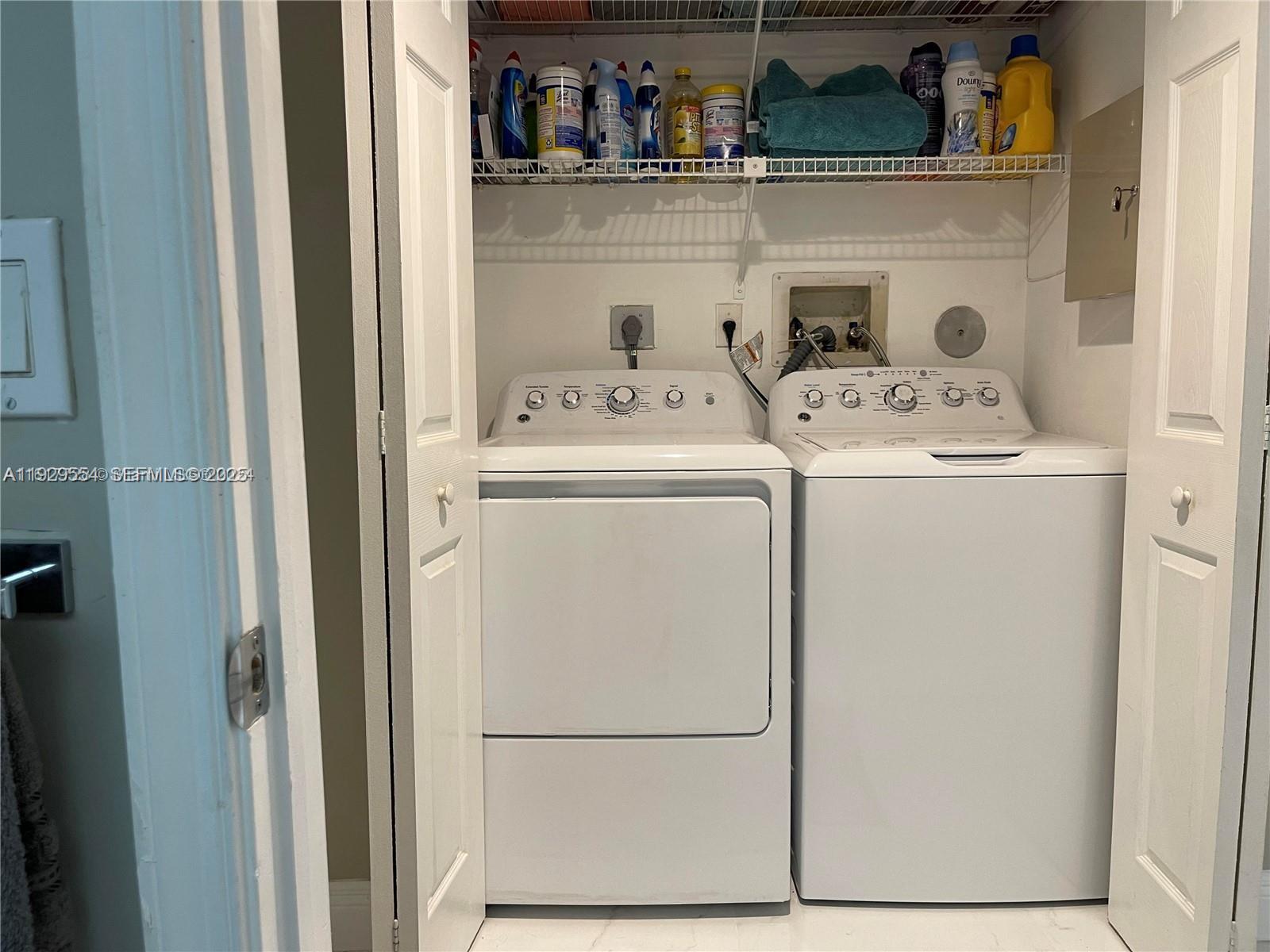 SUNSET COVE - Residential Lease