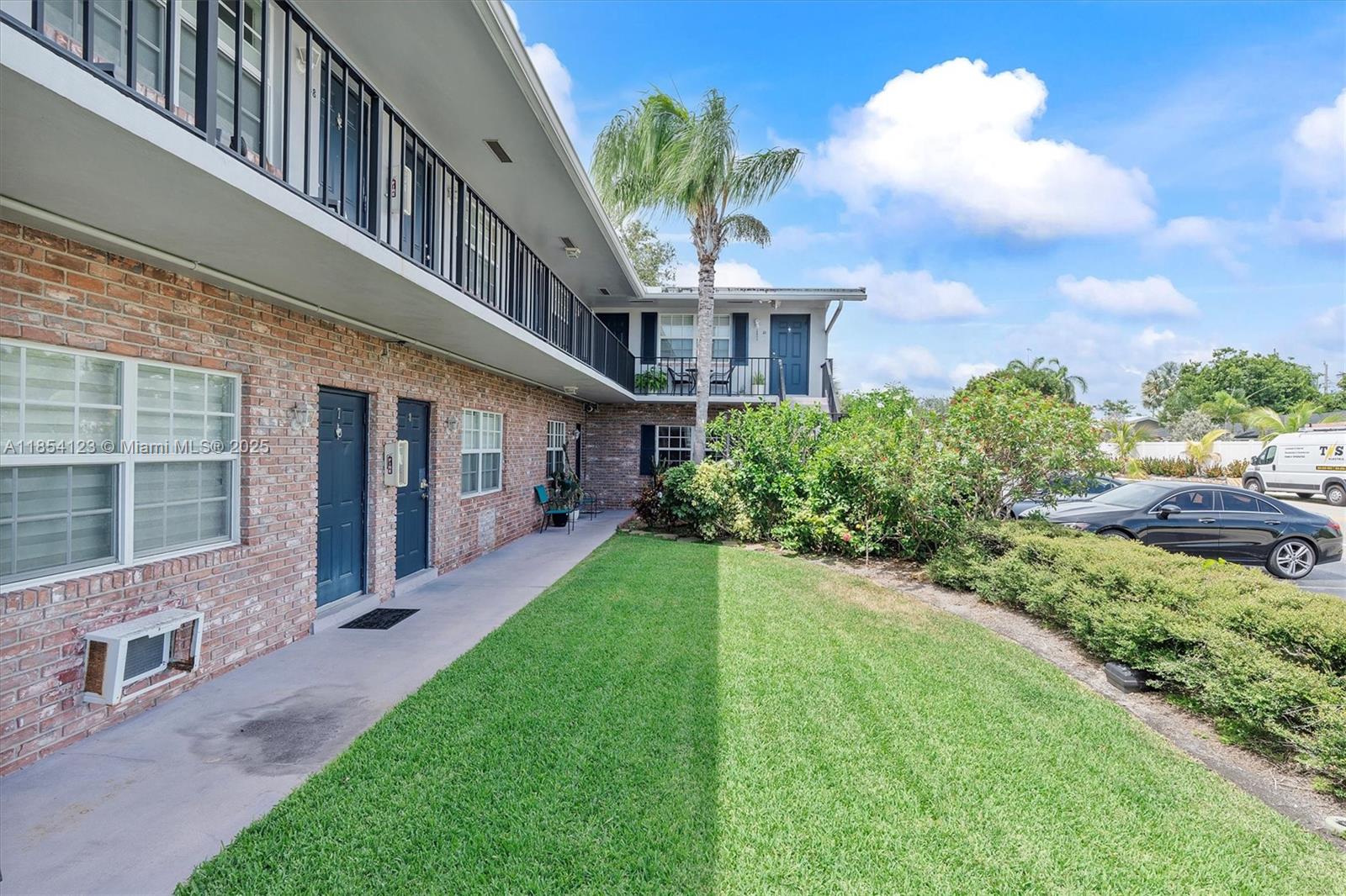 PARK RIDGE NORTH APTS CON - Residential