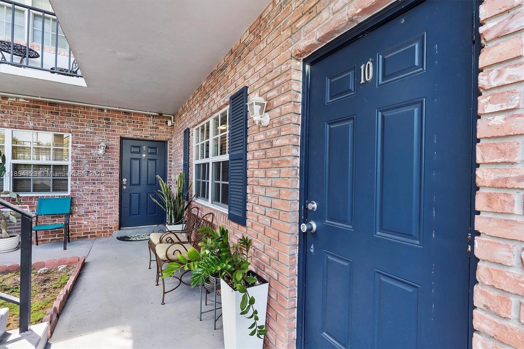 Photo of 2701 Middle River Dr #10, Fort Lauderdale, FL 33306 (MLS # A11854123)