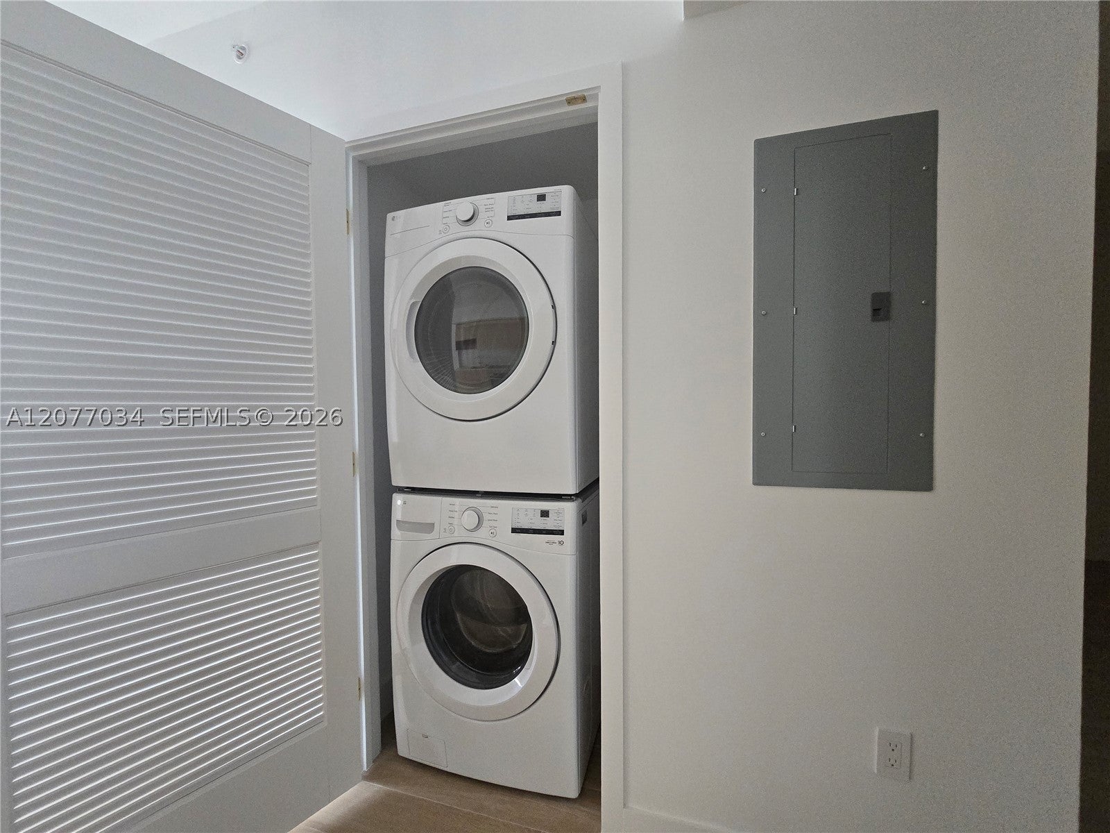 90 NE 32ND ST 305