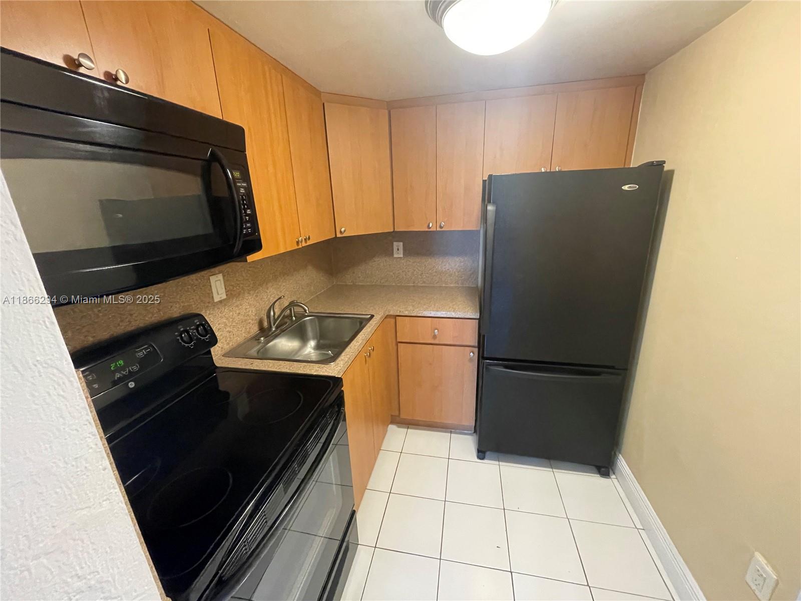 MONTEREY GARDENS OF PINEC - Residential Lease