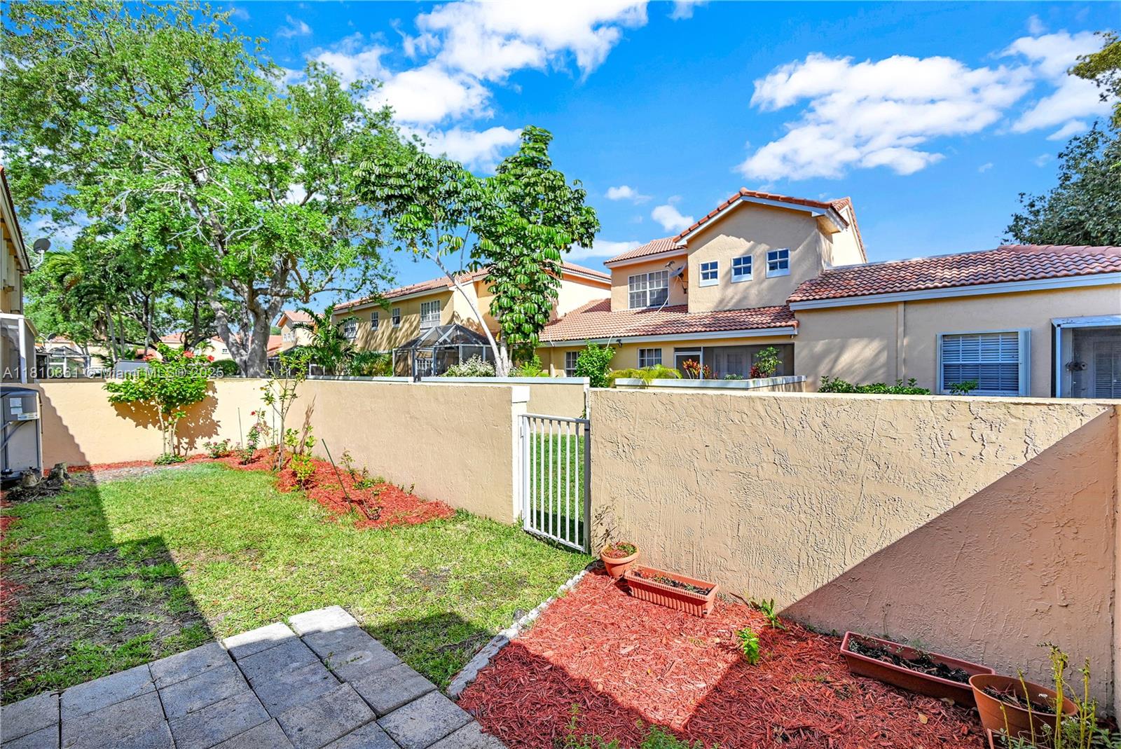 11307 Lakeview Dr 6-M, Coral Springs, Broward County, Florida - 3 Bedrooms  
3 Bathrooms - 
