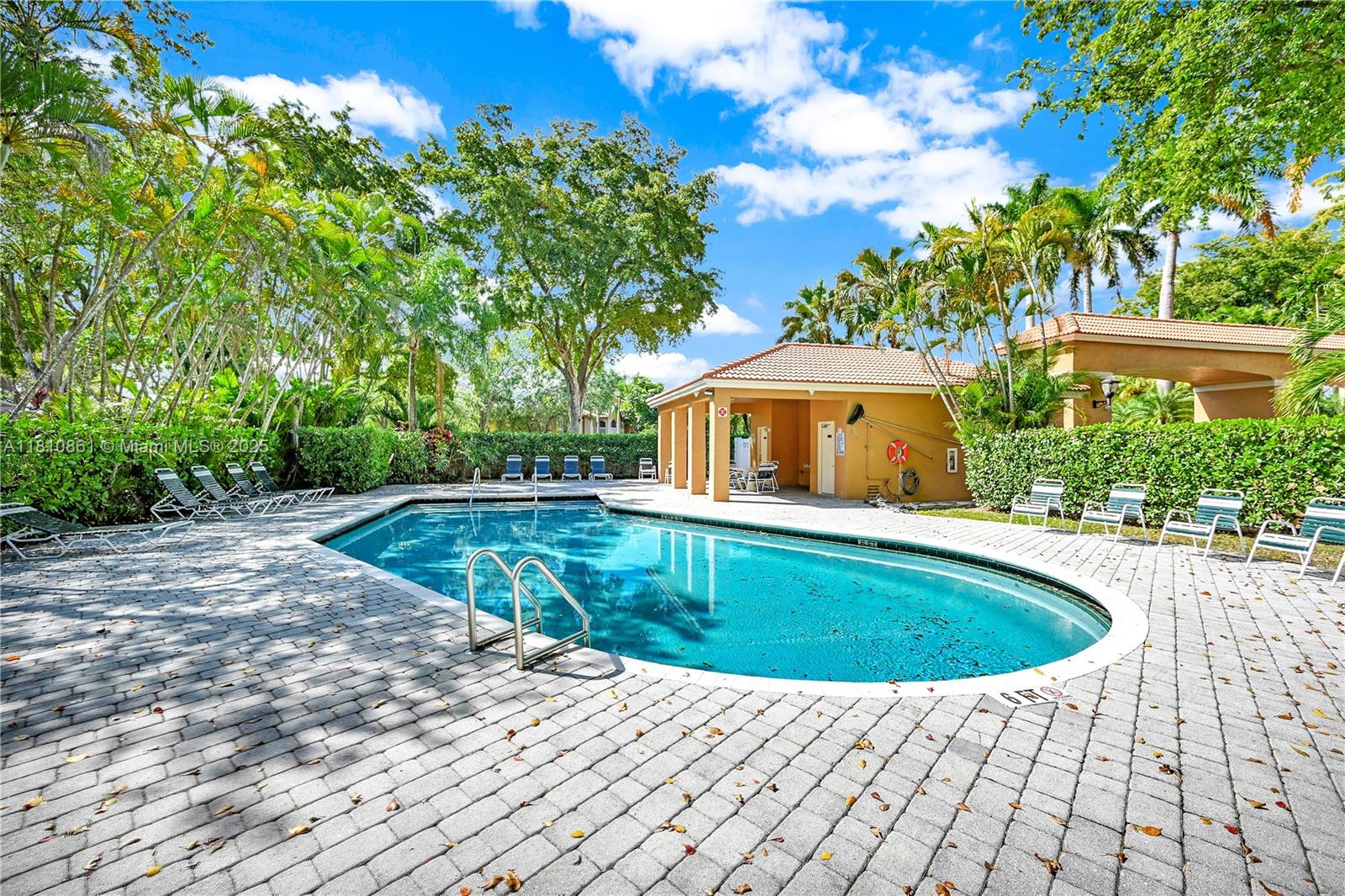 11307 Lakeview Dr 6-M