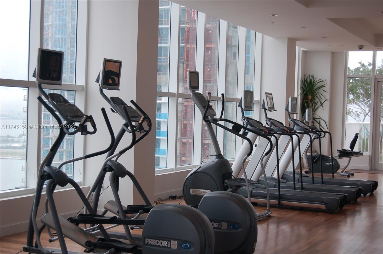 THE LOFT DOWNTOWN II COND - Residential