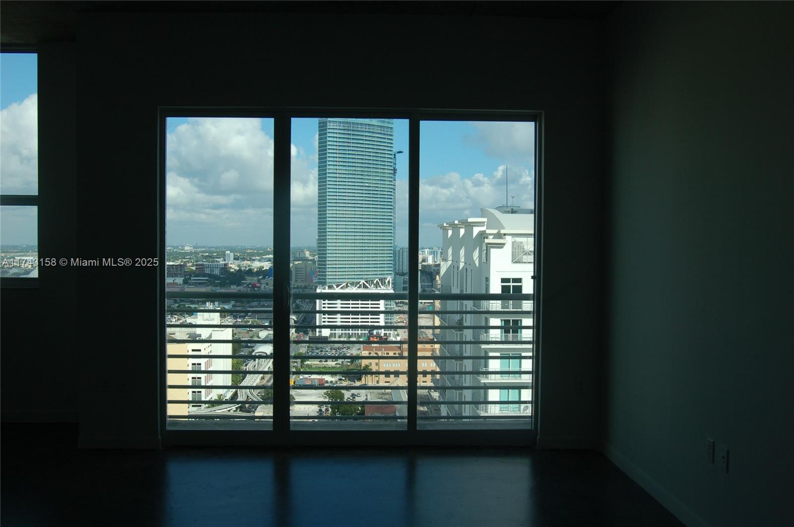 THE LOFT DOWNTOWN II COND - Residential