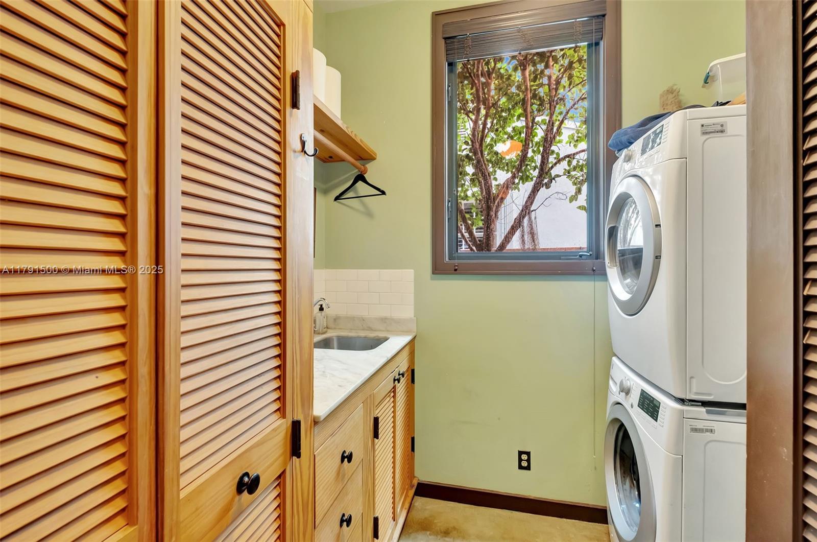 SILVER BLUFF EST SEC C - Residential