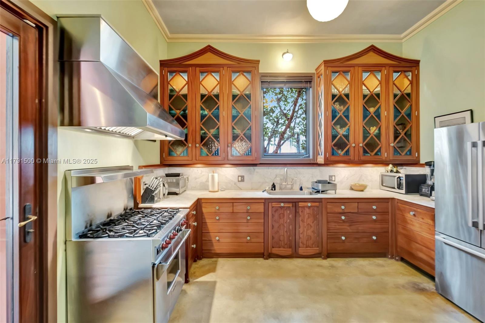 SILVER BLUFF EST SEC C - Residential