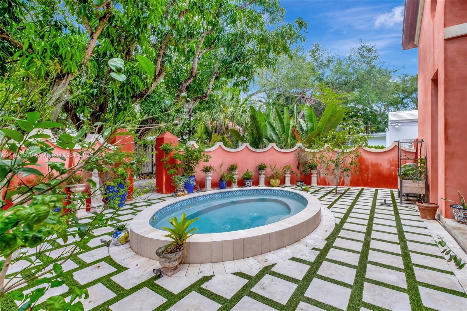 SILVER BLUFF EST SEC C - Residential