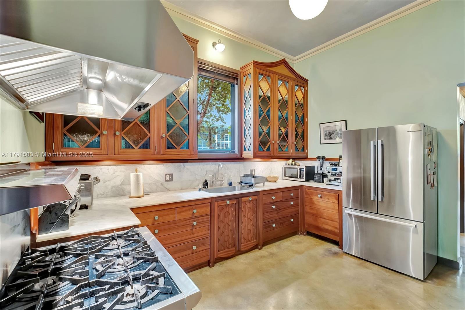 SILVER BLUFF EST SEC C - Residential