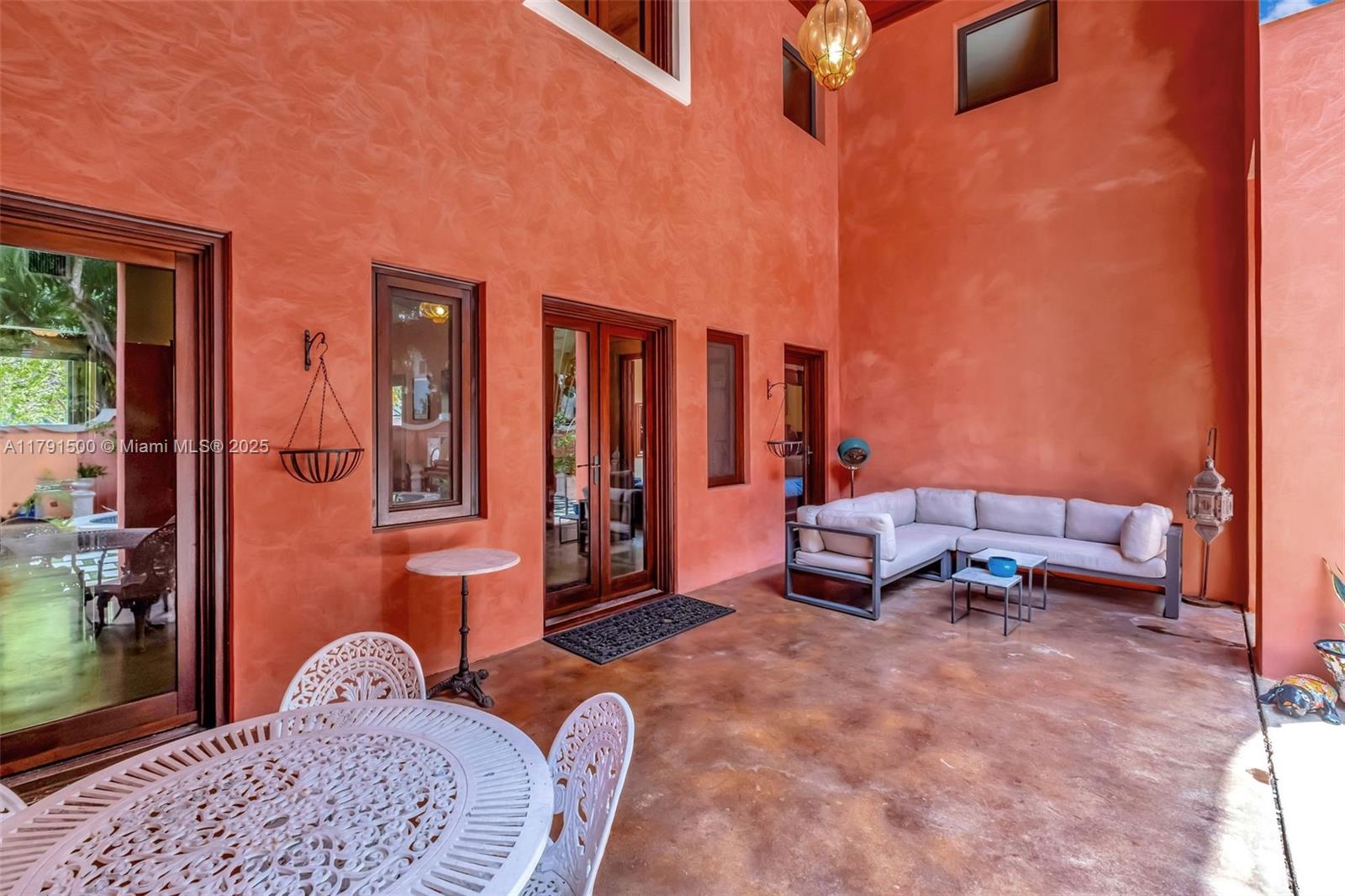 SILVER BLUFF EST SEC C - Residential