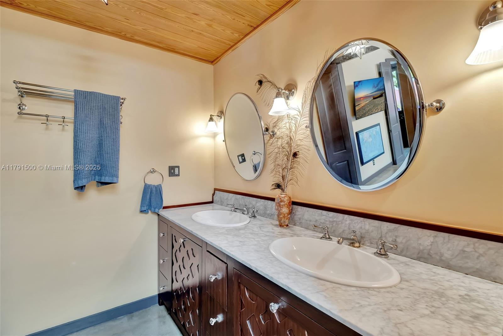 SILVER BLUFF EST SEC C - Residential