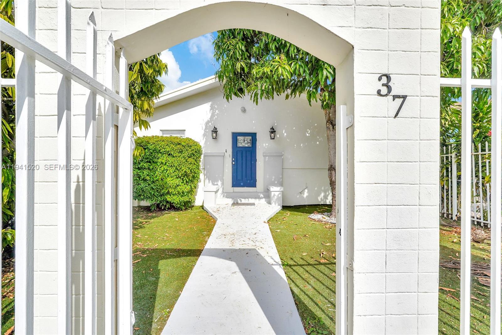 SHADOWLAWN EXTENSION SUB - Residential Lease