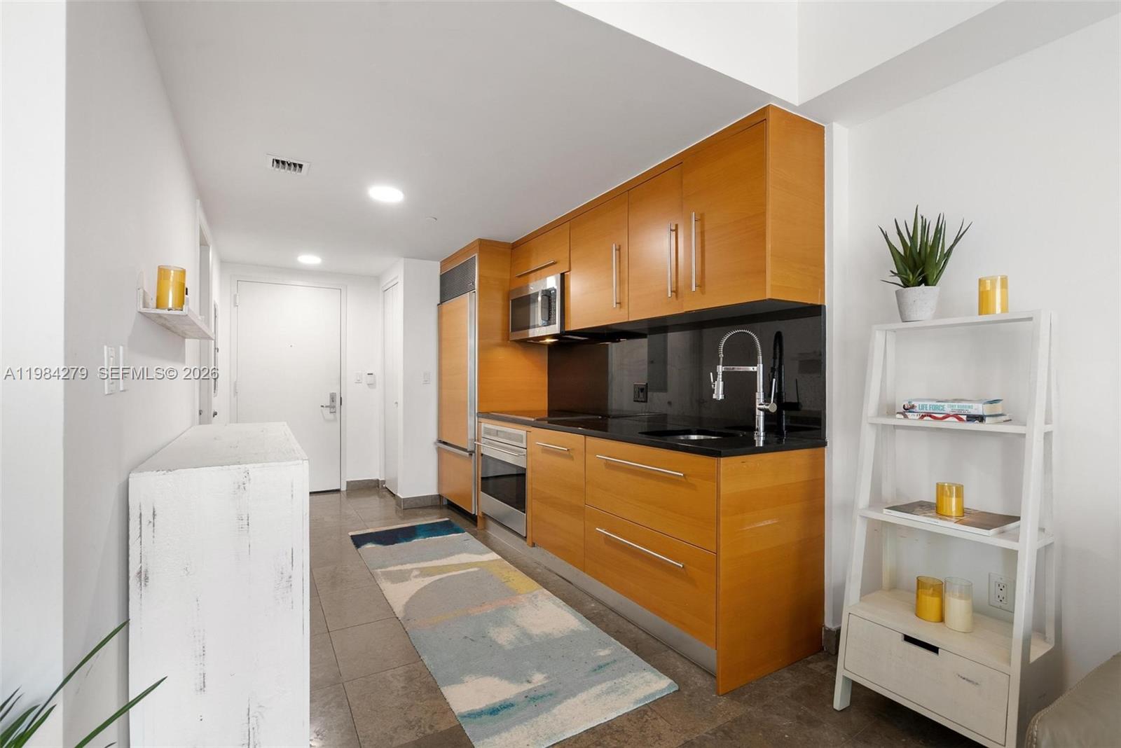 ICONBRICKELL CONDO NO 1 - Residential Lease