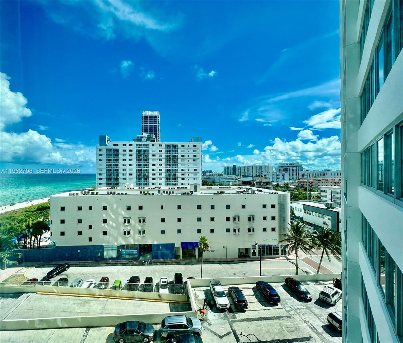 7135 COLLINS AVE 811