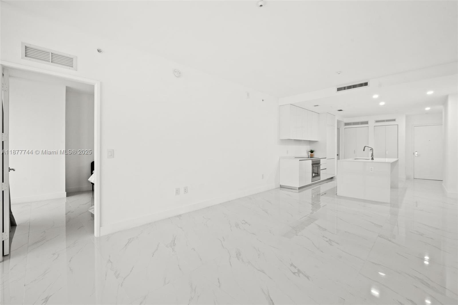 ARIA RESERVE - Residential Lease